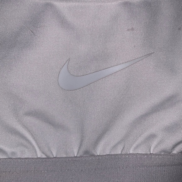 sports bra - Picture 2 of 3